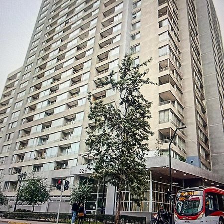 Cerca Movistar Arena Y A Pasos Del Metro Universidad De Chile Con Estacionamiento Santiago de Chile Exterior foto