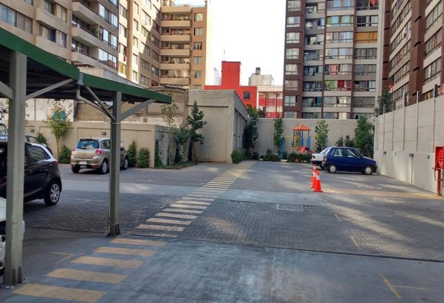 Cerca Movistar Arena Y A Pasos Del Metro Universidad De Chile Con Estacionamiento Santiago de Chile Exterior foto